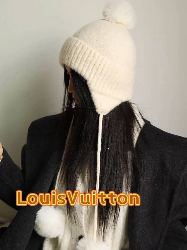 路易威登棒球帽 Louisvuitton吊球辫子毛线帽 时尚冬天保暖护耳雷锋帽 韩版时尚针织帽女生