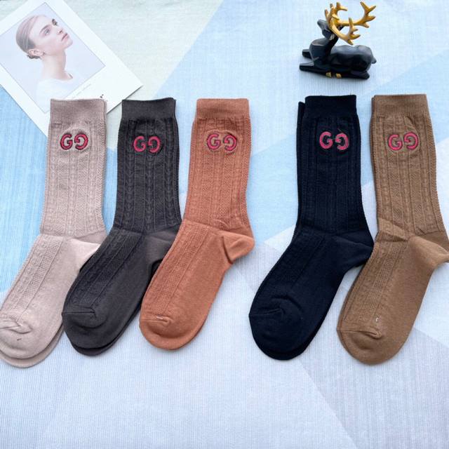 一盒五双 Gucci 古奇 新款中短款袜子专柜同步船袜，大牌出街，潮人必备超好搭