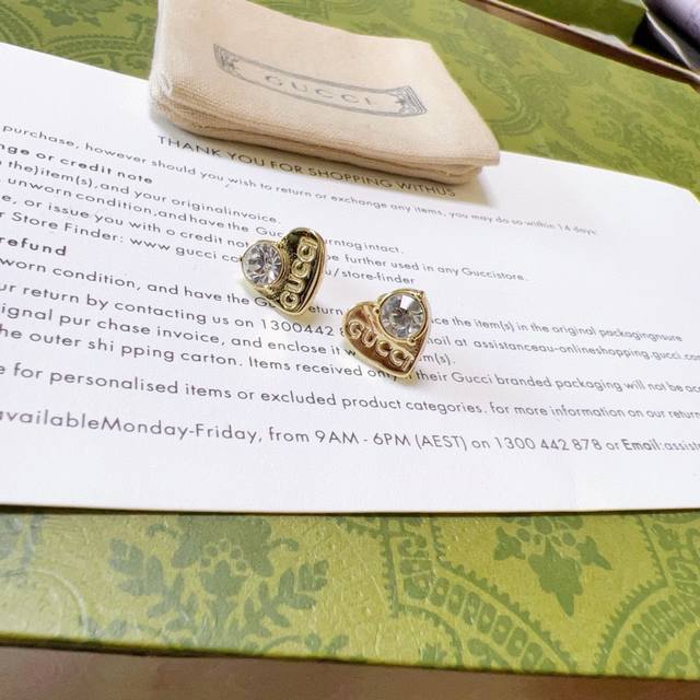 新品首发不爆不发 抖音带货网红首选 古驰耳钉最新款档次更高明星同款anger Forest系列双g设计理念复古经典系列古驰耳钉 让高档的衣服搭配更有气质 出去更