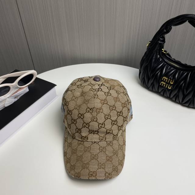 古奇Gucci 新款原单棒球帽， 精致純也格调很有感觉，很酷很时尚，专柜断货热门，质量超赞