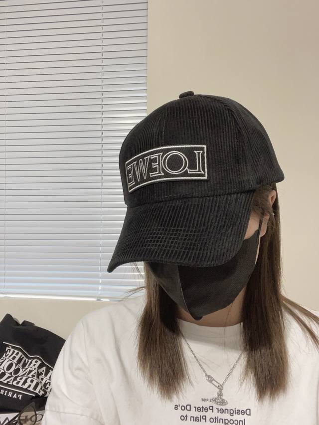 罗意威Loewe～新款棒球帽，简约刺绣经典Logo，质感超级赞，精致大牌范，女神必备神器，情侣款