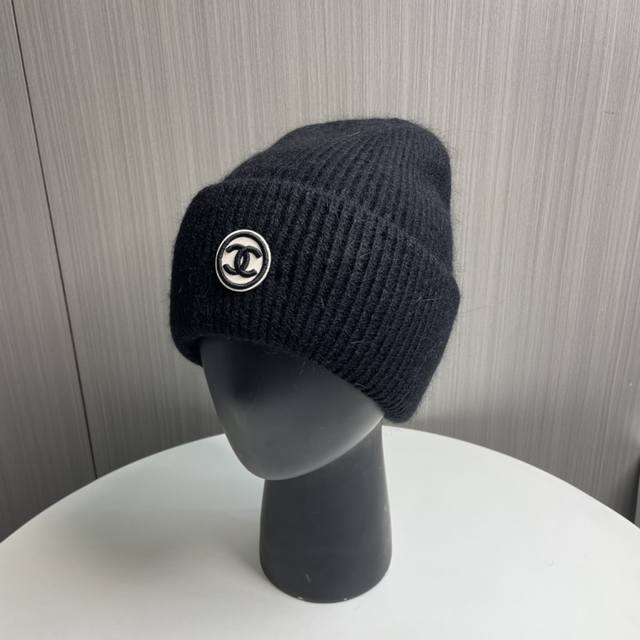 配防尘袋 香奈儿Chanel 新款兔毛针织帽，小红书，各大网红主推款！加厚更保暖，时尚流行质感一流，秋冬保暖最佳名品，赶紧订购哦，跑量款
