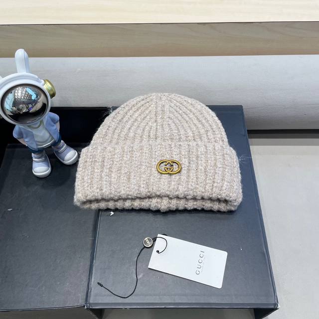 Gucci古奇 时尚法式羊毛球帽子女冬季保暖针织帽潮毛线帽