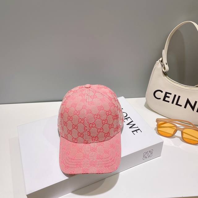 古奇棒球帽Gucci官网新品，棒球帽，原单品质火爆来袭 工艺非常精美 高档大气上档次！低调奢华，方便携带！跑量！