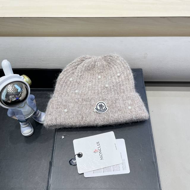 Moncler 2024年秋冬季新款珍珠装饰加厚百搭针织帽子女防寒保暖时尚毛线帽