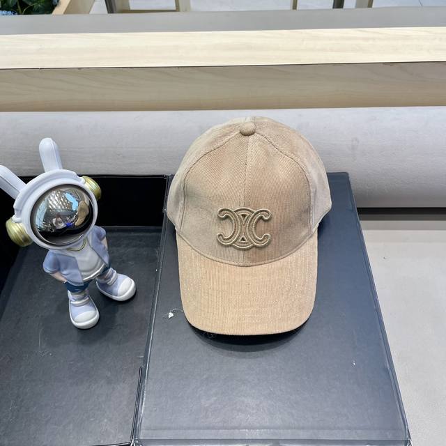 Celine 塞琳 新款 棒球帽 原单棒球帽 原版1.1复刻 对比 市场通货 Logo比较小一点 楦型 通通不一专柜热卖款纯棉内里，轻盈透气 完美版型，原厂品质