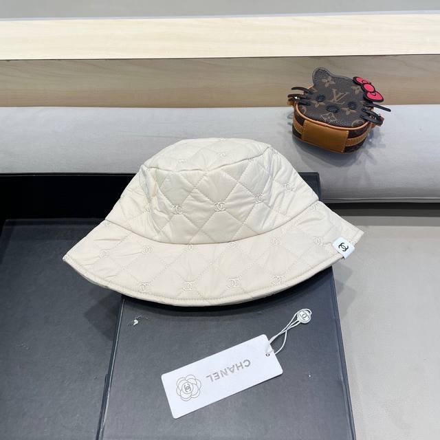 Chanel 超轻羽绒棉菱格渔夫帽保暖男女秋冬情侣时尚显脸小盆帽韩版百搭帽