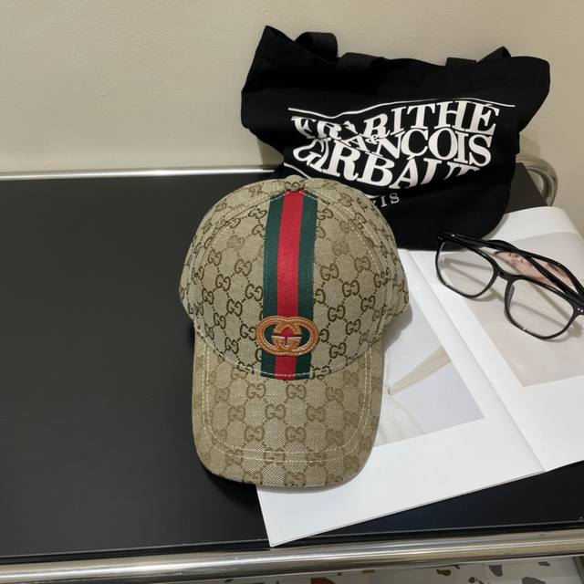 原单品质 Gucci古奇渔夫帽官网新品Gucci棒球帽火爆来袭 工艺非常精美 高档大气上档次！低调奢华，方便携带！跑量！