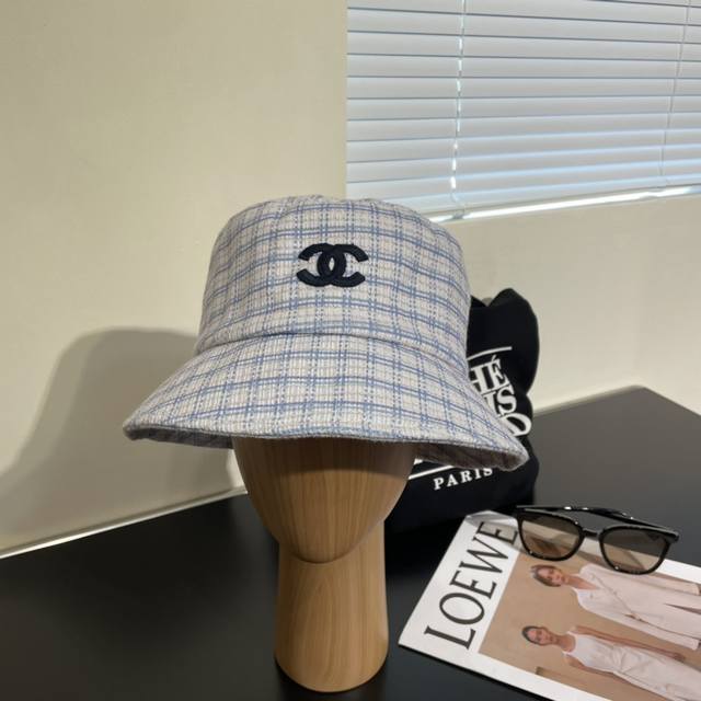 香奈儿Chanel-秋冬新款渔夫帽，经典小香风粗呢子大衣面料，针织手抓帽，头围57Cm～
