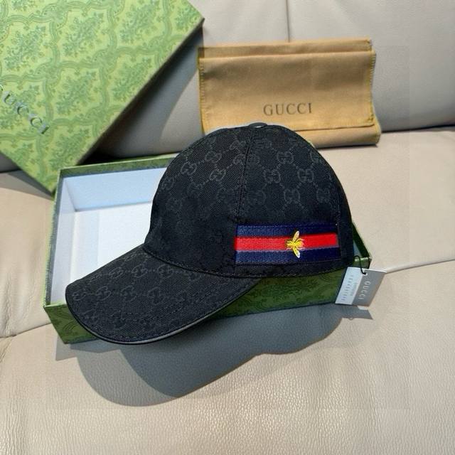 万年经典款出货！ 配盒子布袋，Gucci 古奇 经典原单棒球帽，蜜蜂织带，专柜1:1开模订制，最高版本，原版帆布料+头层牛皮，纯棉内里，轻盈透气！实物拍摄，四季