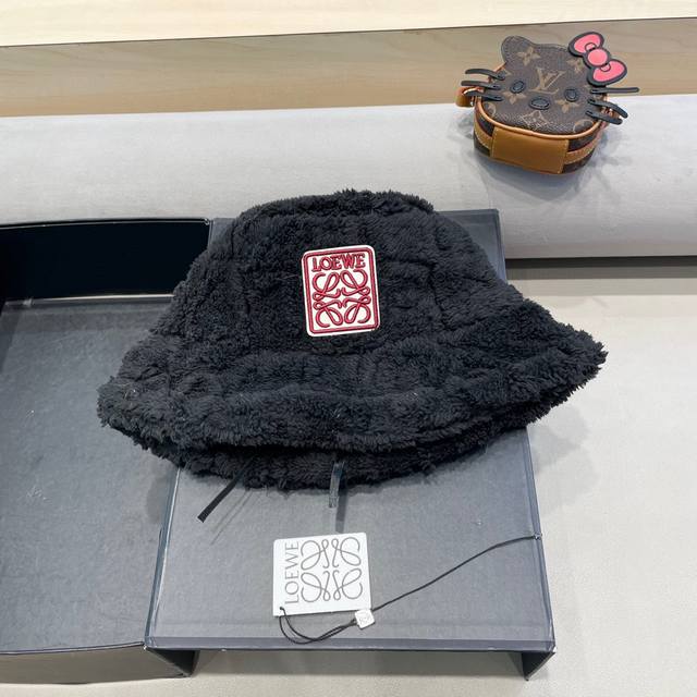 罗意威Loewe大头星球韩系白色毛绒渔夫帽大头围帽子女保暖加厚盆帽软糯水桶帽