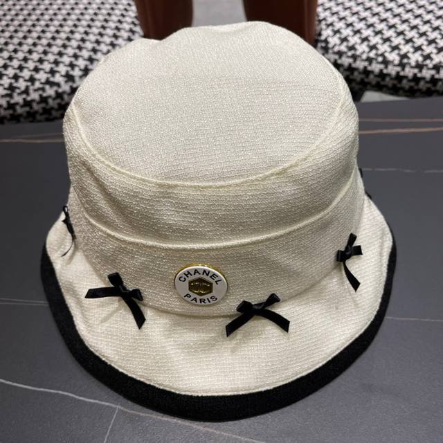 香奈儿Chanel 春夏新品蝴蝶兰渔夫帽，Logo小香经典简约，时尚休闲设计 跑量新品