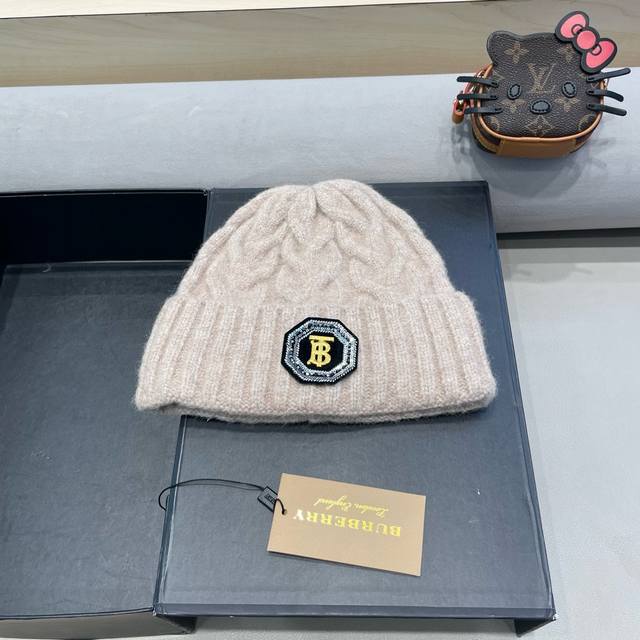 巴宝莉Burberry2024新款针织麻花毛线帽女秋冬季护耳防寒保暖帽子字母贴布冷帽潮