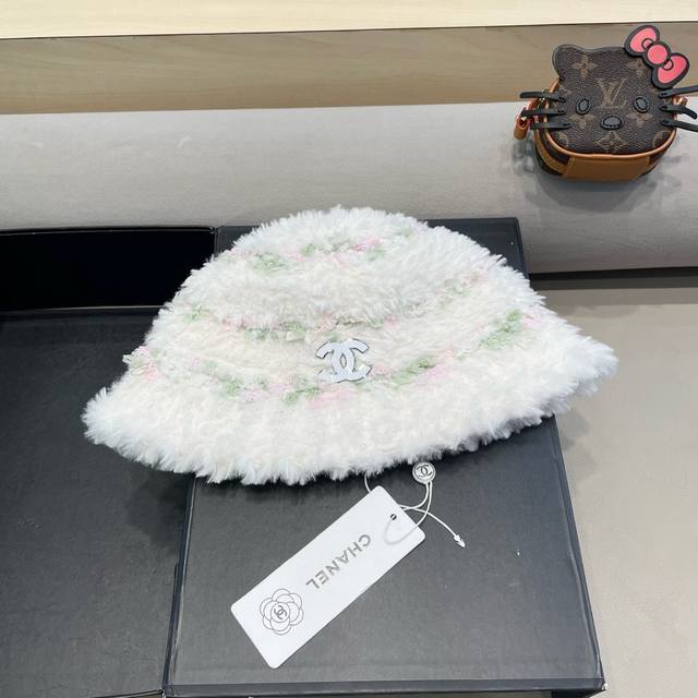 Chanel时尚毛绒渔夫帽子女秋冬天保暖混色百搭复古显脸小盆帽条纹水桶帽