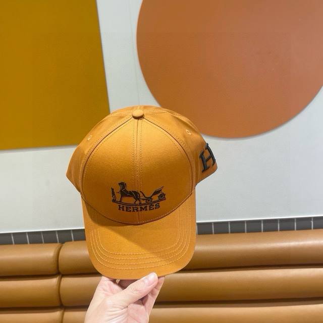 新款出货 HermèS 爱马仕 最新款原单棒球帽，拼色H，正品开模订制，原版透气帆布面料+原厂精钢调节扣，做工细致，时尚帅气质量超赞！