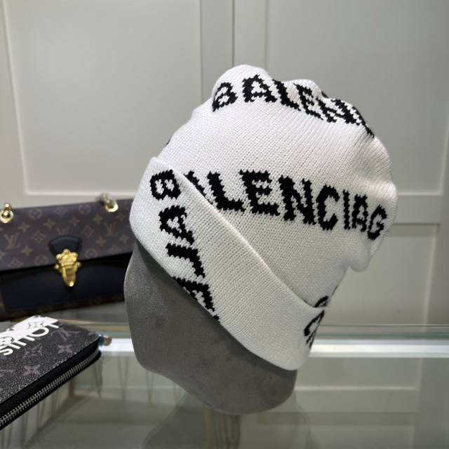 配防尘袋 巴黎世家现货Balenciaga巴黎世家官网品质 非市场普通货，留意细节哦 秋冬新款字母Logo毛线帽子，男女同款针织帽气质高雅保暖舒适