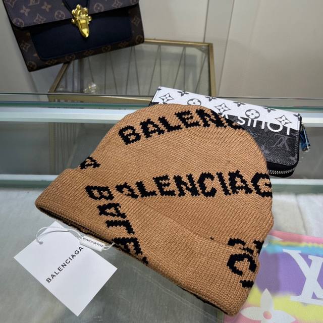 配防尘袋 巴黎世家现货Balenciaga巴黎世家官网品质 非市场普通货，留意细节哦 秋冬新款字母Logo毛线帽子，男女同款针织帽气质高雅保暖舒适