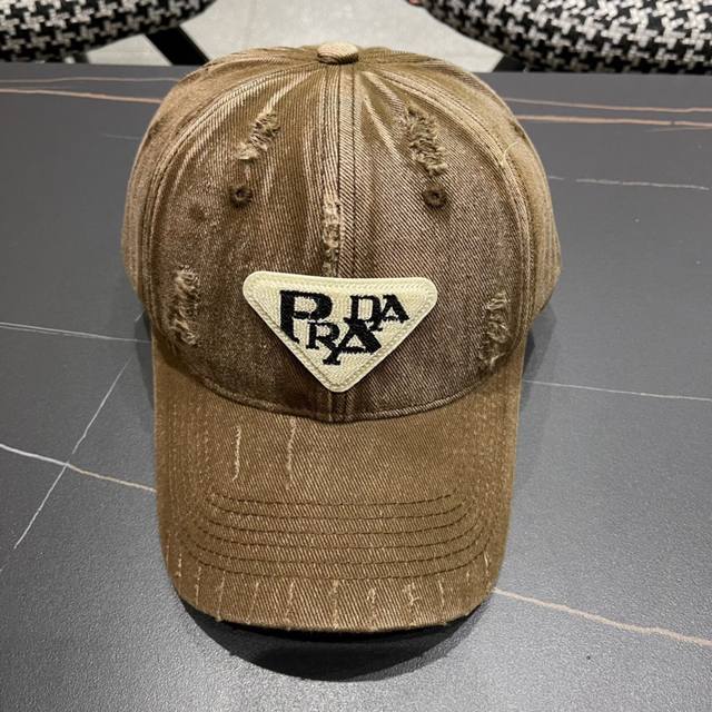 Prada 普拉达 2024新品棒球帽 时尚潮流，高端做工！非一般的品质，细节看实拍哦
