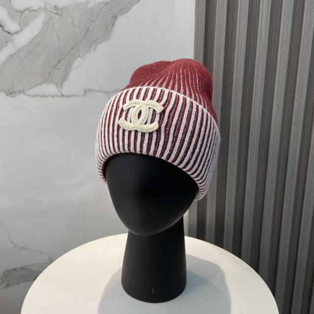 配防尘袋 香奈儿Chanel 新款针织帽，小红书，各大网红主推款！加厚更保暖，时尚流行质感一流，秋冬保暖最佳名品，赶紧订购哦，跑量款