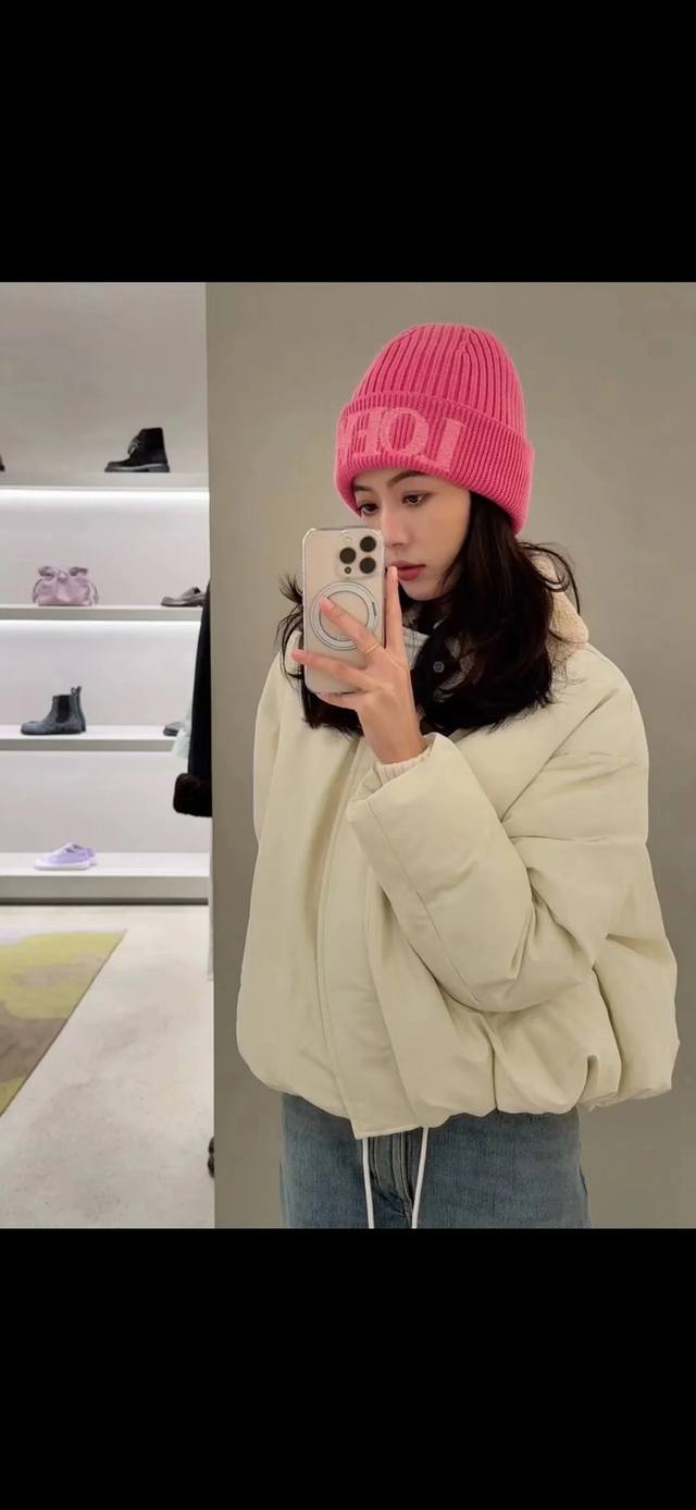 罗意威Loewe官网经典款针织帽！小红书热卖爆款！穿搭神气！男女同款，加厚更保暖，时尚流行质感一流，秋冬保暖最佳名品，赶紧订购哦，跑量款
