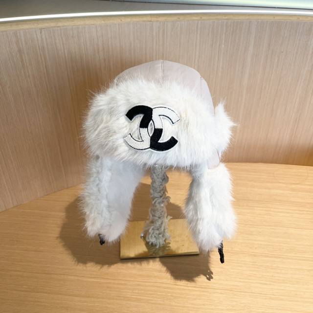 Chanel香奈儿毛绒绒雷锋帽子女秋冬保暖护耳骑车东北滑雪帽