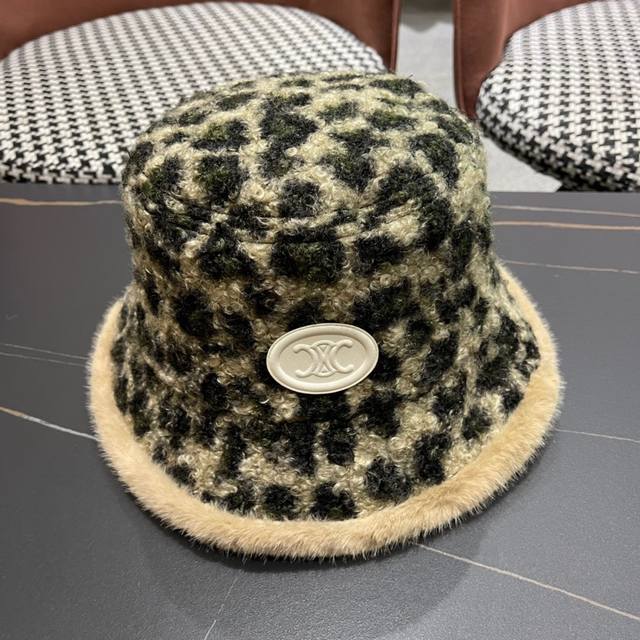 赛琳Celine新款豹纹毛绒渔夫帽，最好品质的，休闲大方，简约时尚，大家自己对比哦
