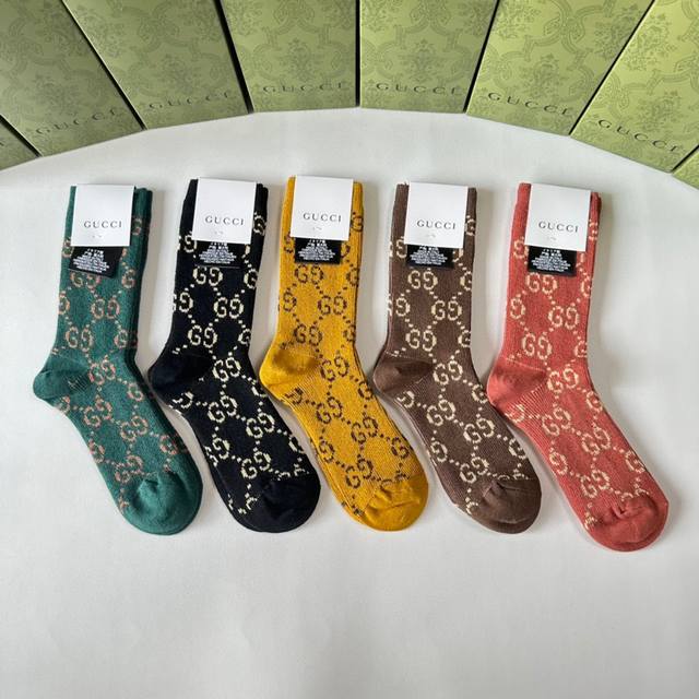 特 配专柜包装 Gucci 古驰 新款双针中长款堆堆袜袜子！一盒五双，专柜同步筒袜袜子，大牌出街，潮人必备超好搭