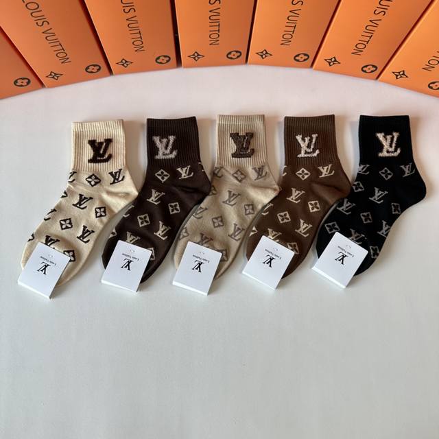 特 配专柜包装 Lv 路易威登 新款羽毛纱中长款堆堆袜袜子！一盒五双，专柜同步筒袜袜子，大牌出街，潮人必备超好搭