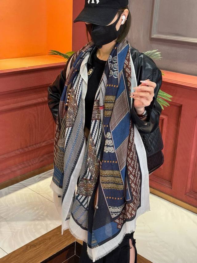 会发光发亮的围巾 爱马仕 专柜同步 买了都说好看羊绒印花推荐顶级工艺超值爱马仕专柜爆款羊绒方巾立体呈现图案纹路实物档次极高特殊工艺高端研发惊艳问世特殊尖端工艺处