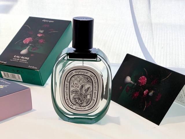 原单品质 Diptyque玫瑰之水限量 “玫瑰有刺，仍尽欢颜” 玫瑰调的香水千千万，要数到娇嫩细腻的，带着脆弱感却又独具姿态的，在我心目中就是Diptyque的