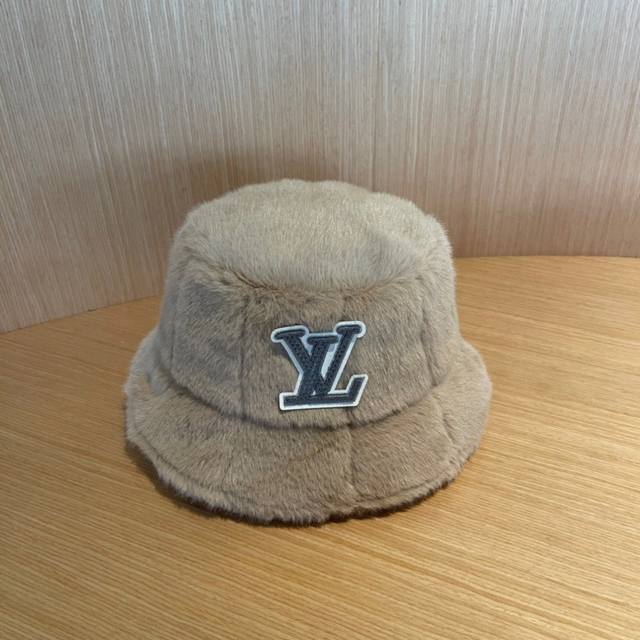 路易威登Louisvuitton可爱渔夫帽女冬季毛绒盆帽子加厚保暖韩版百搭潮牌