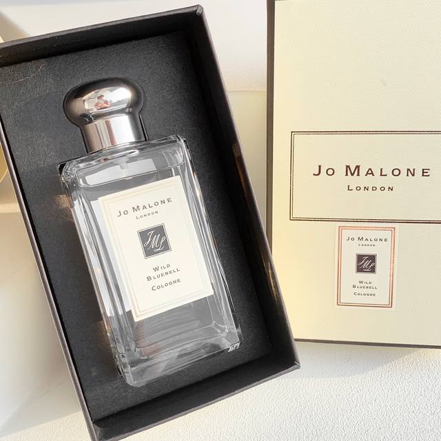 原单品质 祖玛珑 Jo Malone London蓝风铃香水100Ml 是少女身上会飘出来的味道”关键词：舒朗，清甜前调：蓝风铃中调：柿子后调：白麝香是彻彻底底