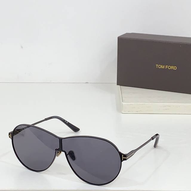 汤姆福*Tom For* 官网原版一比一 款号：Ft1174，Size：71□2-140经典板材搭配金属框架，金属镜腿上方镭射Tf Logo高端大气，最新鼻托中