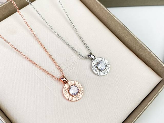 Bvlgari 宝格丽圆环钻石项链钻石吊坠～经典刻字圆环底托设计 镶嵌八心八箭仿真钻独家实拍 图片可见工艺高端亚金电镀18K金品质 玫瑰金白金