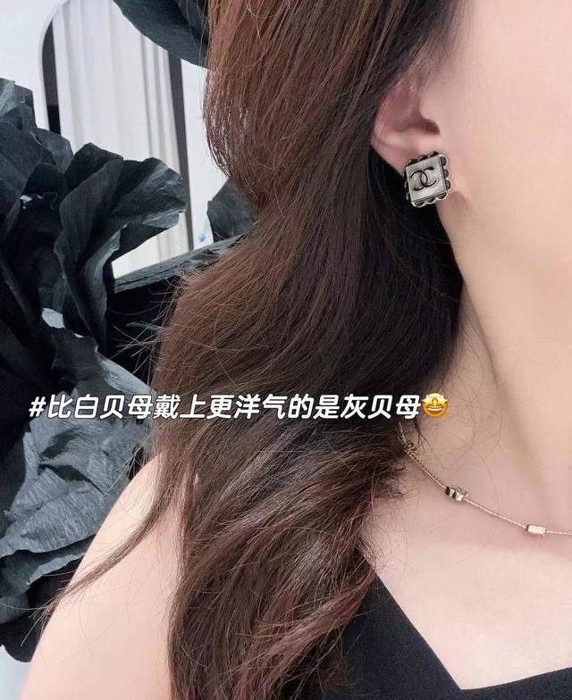 香黑花边方糖耳钉]