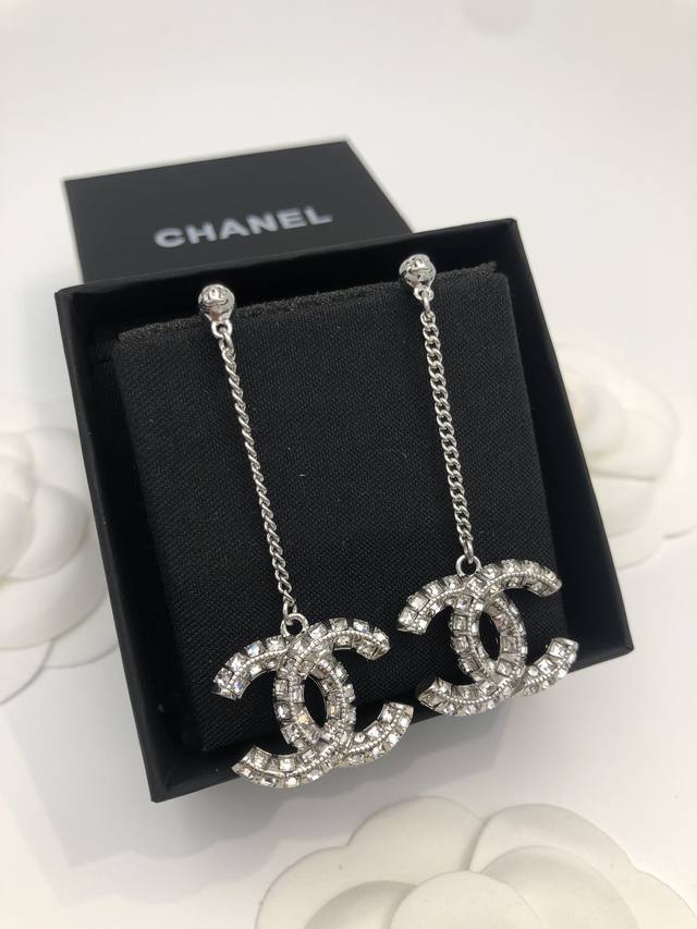 编号Xed0072 Chanel香奈儿小香链条耳圈流苏耳钉 热销款 市面最高版本！专柜1:1款式开模 925纯银针 专柜原版同黄铜材质！小香经典Logo香奈儿耳