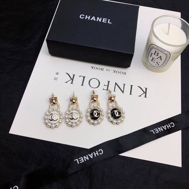 Chanel 小香 大气耳钉耳环 简约百搭 低调奢华的小双C 经典耐看 精选原版一致黄铜材质搭配纯银针
