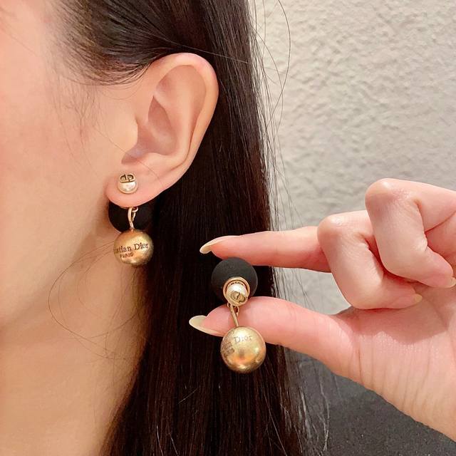 Dior 迪奥 中古 耳环 专柜一致上新 精选原版一致 黄铜材质 甜美气质高