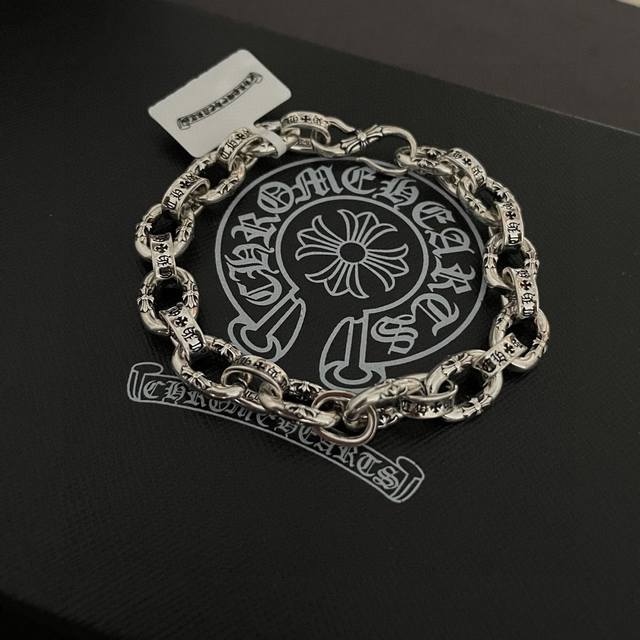新款专柜品质Chrome Hearts克罗心 十字圈手链 凹凸造型不同的花纹设计风格呈现出与众不同 十字架童军花是克罗心的标志 所以更经久不衰 正品打版Chro