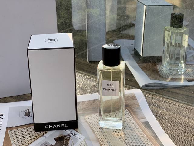 原单品质 Chanel香奈儿珍藏系列香水#1957香调：馥奇香调 前调：粉红胡椒芫荽麝香 香柠檬醛 中调：橙花麝香茉莉 后调：香草蜂蜜麝香雪松克什米尔木鸢尾根